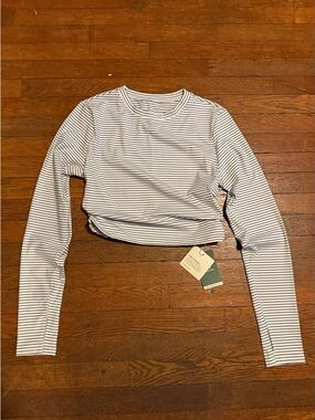 HALARA White Long-Sleeve Crop Top with Black Stripes